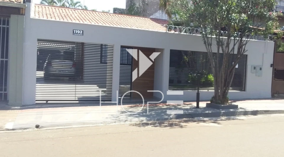 Casa com Edícula à Venda – 286m² – 4 Quartos (2 Suíte) – Bandeirantes – Zona Oeste – Londrina/PR