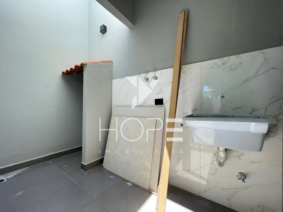 Casa à Venda – 202m² – Jardim Aeroporto – Londrina/PR