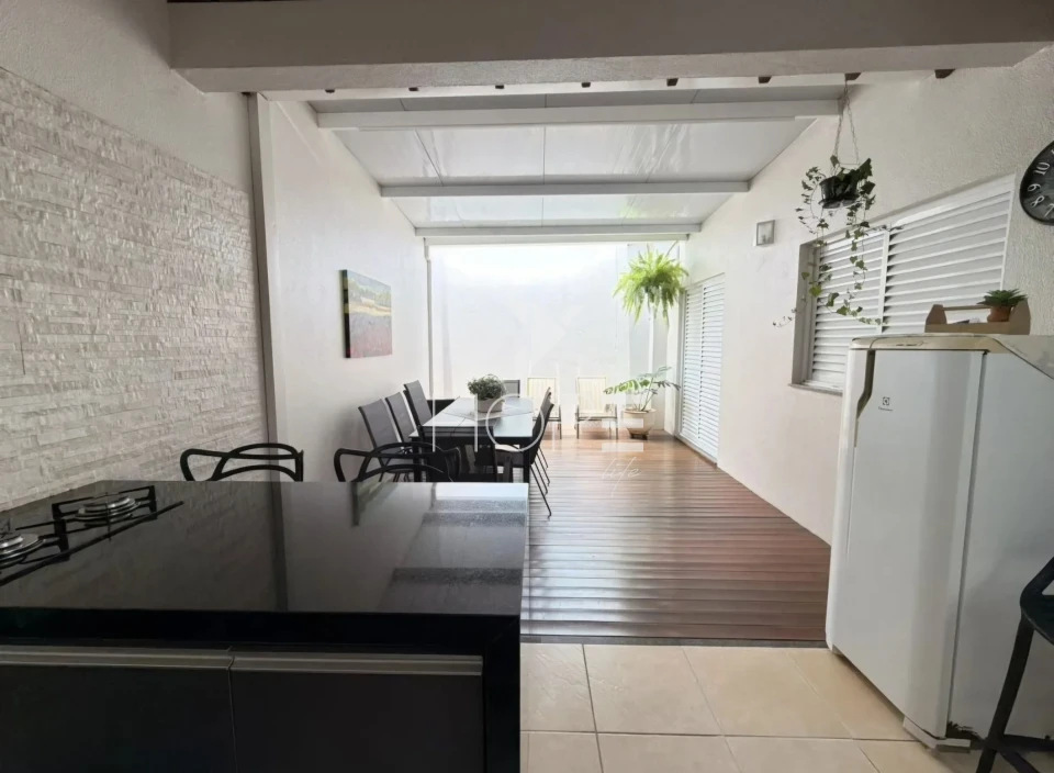 Imagens do imóveis Condomínio Monserrat - casa em condomínio à venda com 224 m² - 3 quartos (1 suíte - 1 demi-suíte) - 2 vagas - Zona Sul - Londrina PR