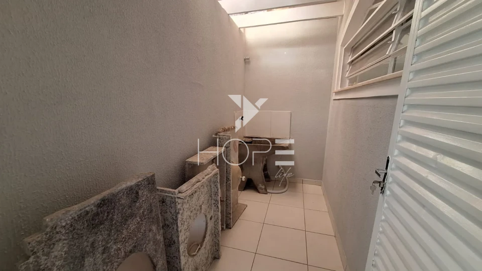 Imagens do imóveis Casa comercial para locação com 350m² - 6 salas - 5 vagas - próximo ao Hospital Evangélico - Lago Parque - Londrina PR