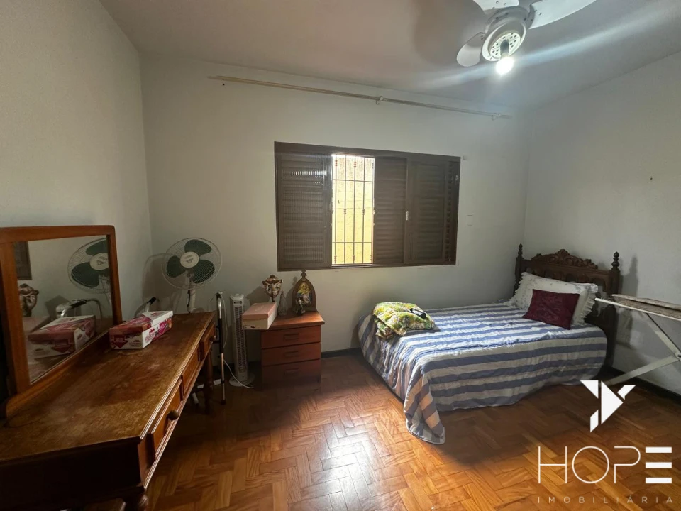 Casa à venda  próximo a Av. Higienópolis e Av. Jk.  – Londrina/PR