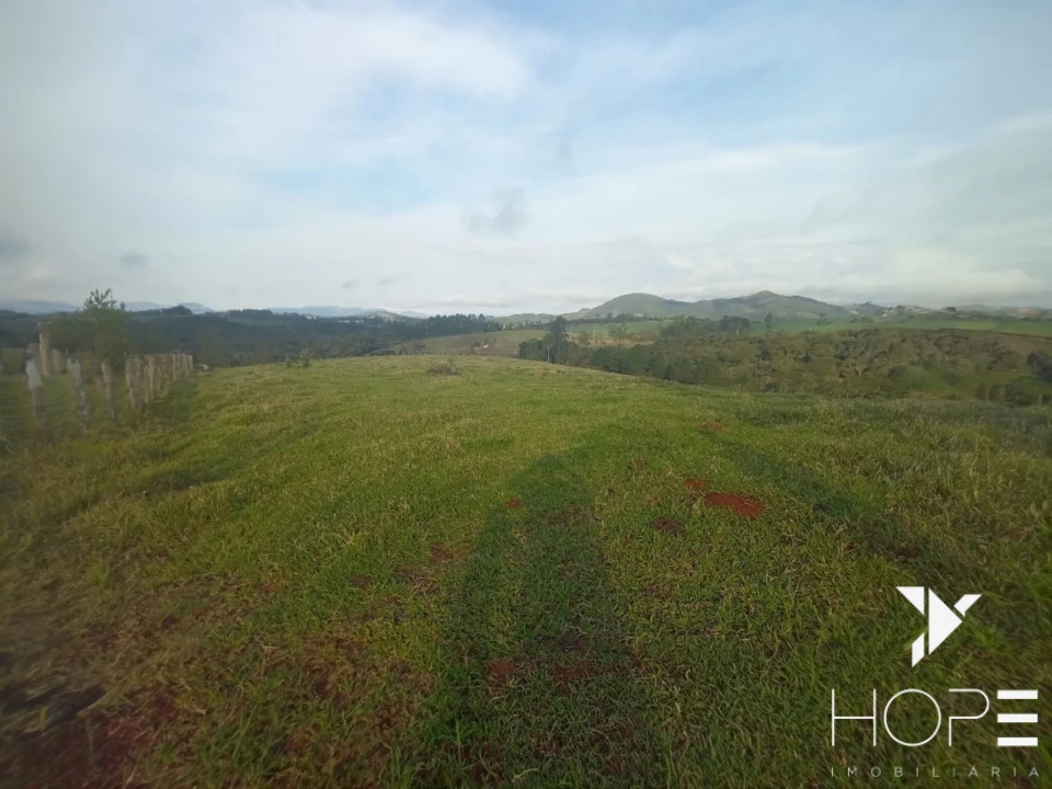 Imagens do imóveis Sítio à venda em Tamarana – Localização privilegiada na beira da estrada