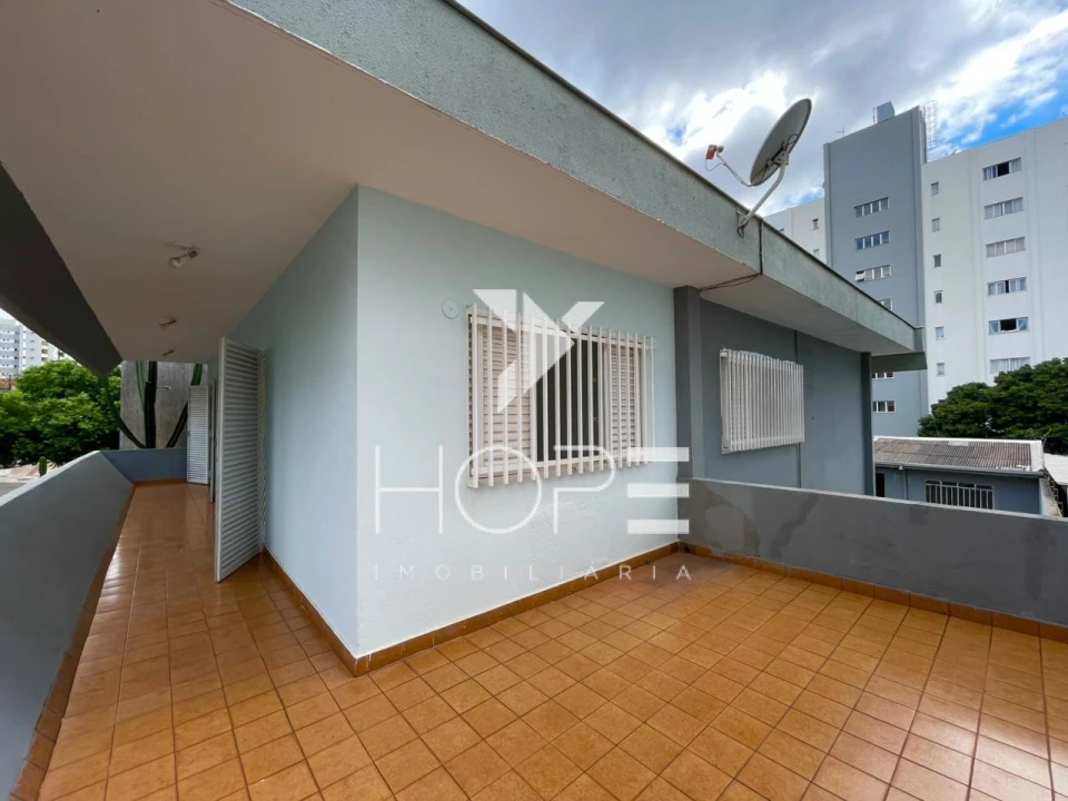 Sobrado Comercial e Residencial para Venda e Locação – 5 Quartos (2 Suítes) – Centro – Londrina/PR 