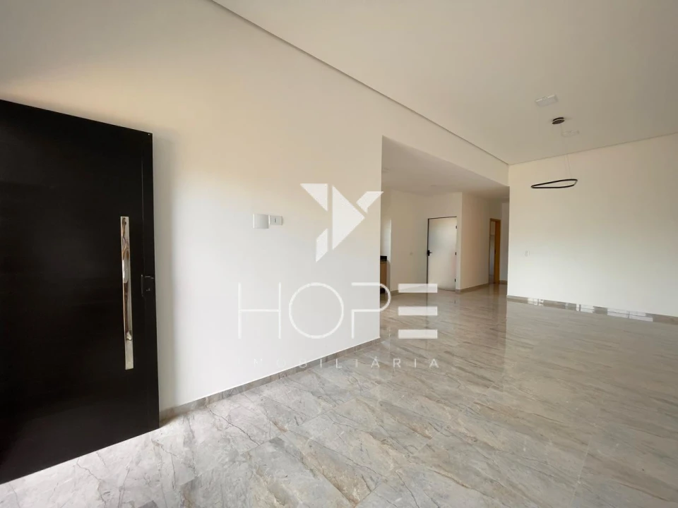 Casa Térrea em Condomínio para Venda e Locação – 3 Quartos(1 Suíte) – Condomínio Royal Norte – Zona Norte – Londrina/PR