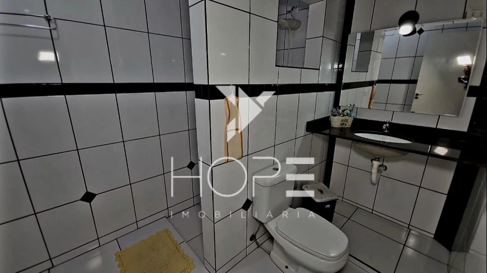 Sobrado à venda na Zona Norte de Londrina – 3 quartos