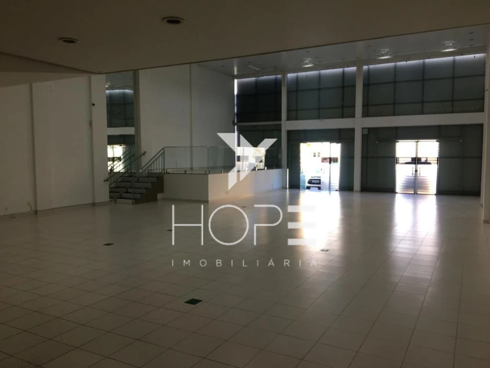 Imagens do imóveis Ponto Comercial Premium na Av. Maringá – 815m² e Fachada com Grande Vitrine