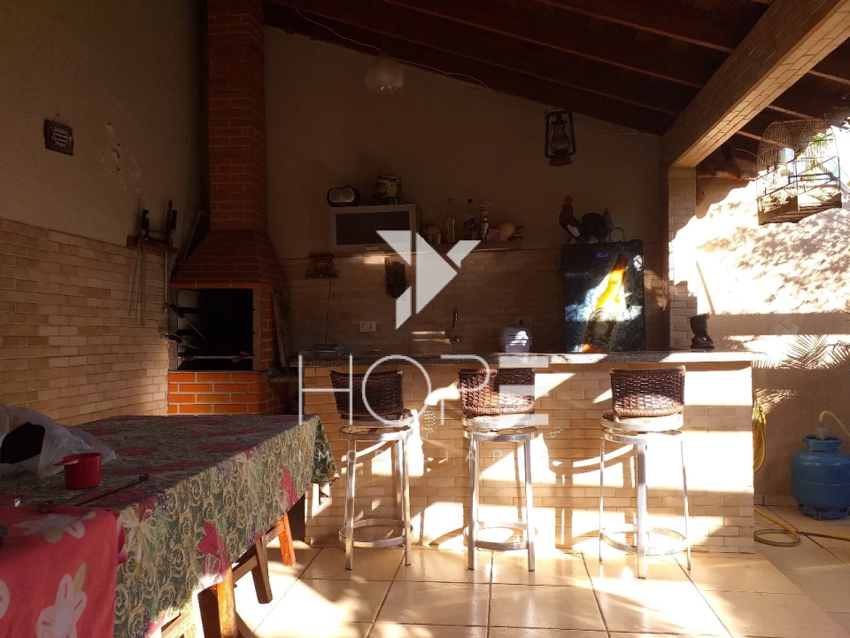 Casa à venda – 3 quartos – Jardim Monte Castelo II – Cambé/PR