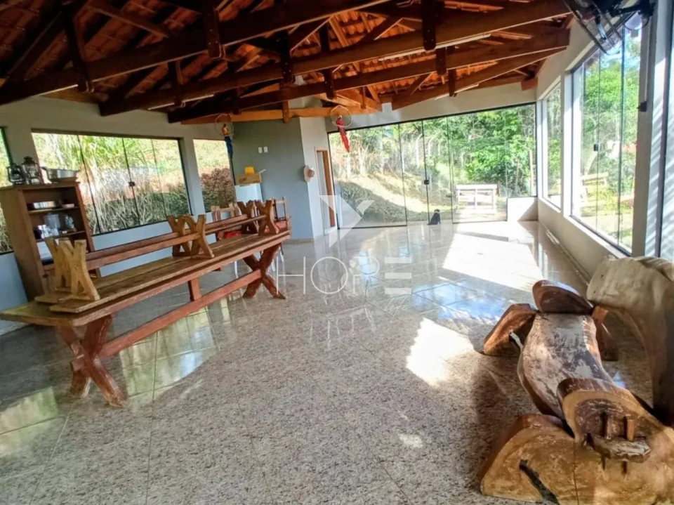 Imagens do imóveis Chácara à venda com 17.000m² - 5 quartos - 4 banheiros - 10 vagas - Estrada do Limoeiro - Londrina PR