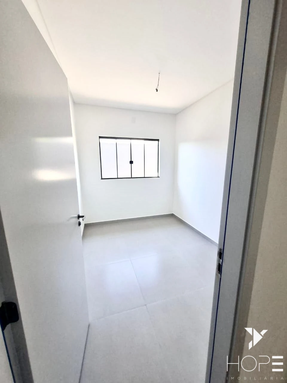 Imagens do imóveis CASA GEMINADA NO JARDIM DO COLUMBIA 3 QUARTOS SENDO 1 SUITE - ZONA OESTE