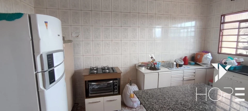 Sobrado comercial à venda – 246 m² – Jardim São Lourenço – Londrina/PR