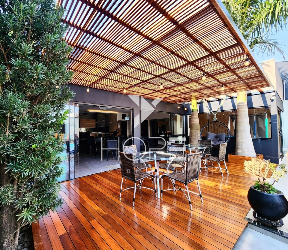 Imagens do imóveis Imóvel Comercial de Alto Padrão com Piscina e Espaço Gourmet à Venda em Cambé – Jardim do Café