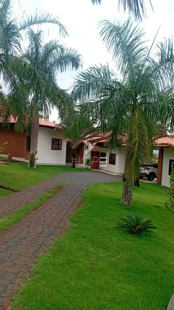 Imagens do imóveis Casa de Alto Padrão com 3 Suítes em Condomínio Fechado – Terreno de 5.000m² com Piscina Aquecida e Espaço Gourmet – Rolândia/PR