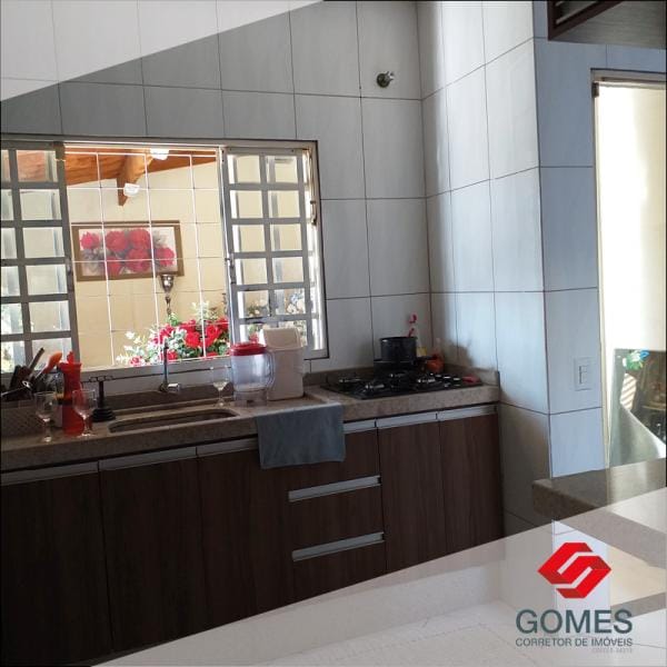 Imagens do imóveis Casa à venda com 160 m² - 3 quartos - 1 banheiro - 1 vaga - Zona Norte - Alto da Boa Vista - Londrina PR