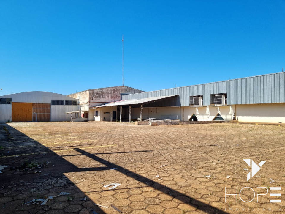 Imagens do imóveis Galpão/Barracão de 6.817 m² na Avenida Tiradentes, Londrina – Venda e Locação