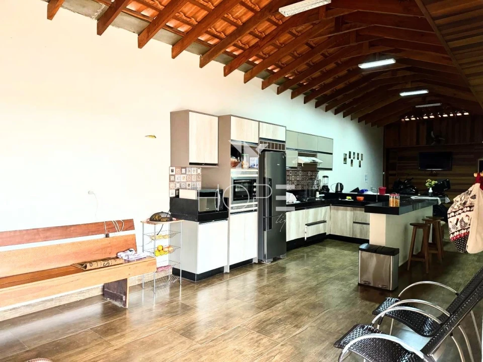 Imagens do imóveis Casa à venda com 400 m² - 3 quartos - suíte - piscina - 4 vagas - Zona Oeste - Jardim Shangri-lá - Londrina PR