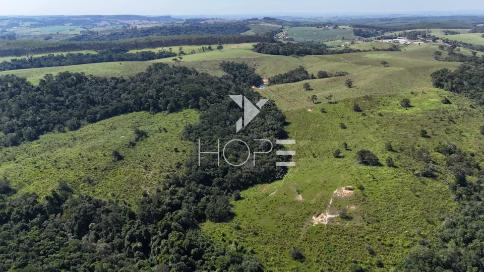 Imagens do imóveis Fazenda à venda com 48.25 alqueires - agricultura e pastagem - frente para o asfalto - São Miguel Arcanjo SP