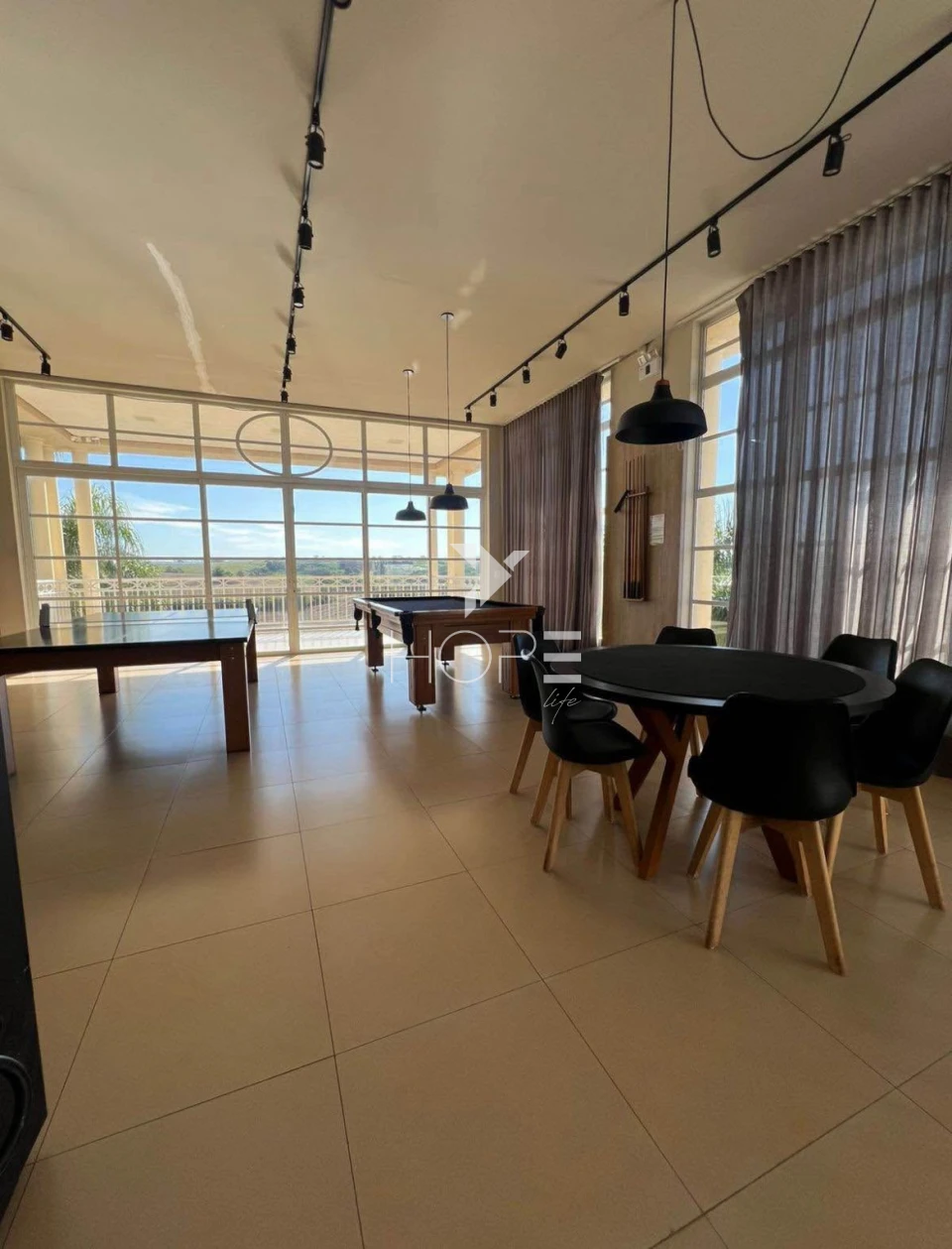 Imagens do imóveis Terreno à venda no Condomínio Royal Boulevard com 452 m² – Ibiporã/PR