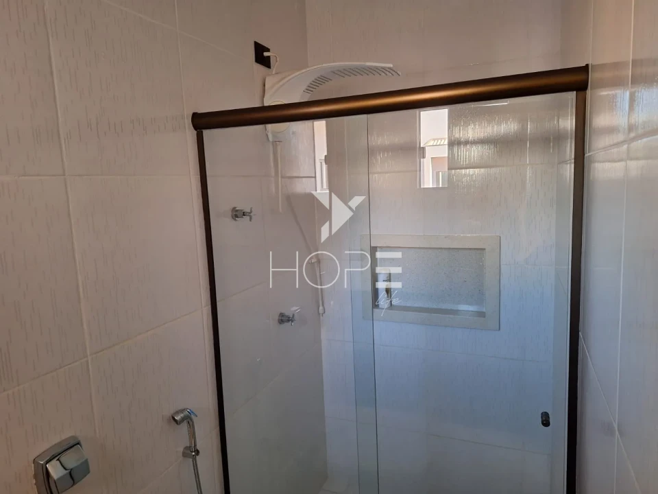 Imagens do imóveis Condomínio Riviera do Poente - chácara à venda com 1.000m² - 4 suítes - 6 vagas - piscina - vista para represa - Alvorada do Sul PR