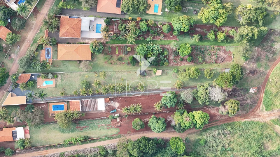Imagens do imóveis Chácara molhada à venda com 1.872 m² - 1 quarto - piscina - salão de festas - Alvorada do Sul PR