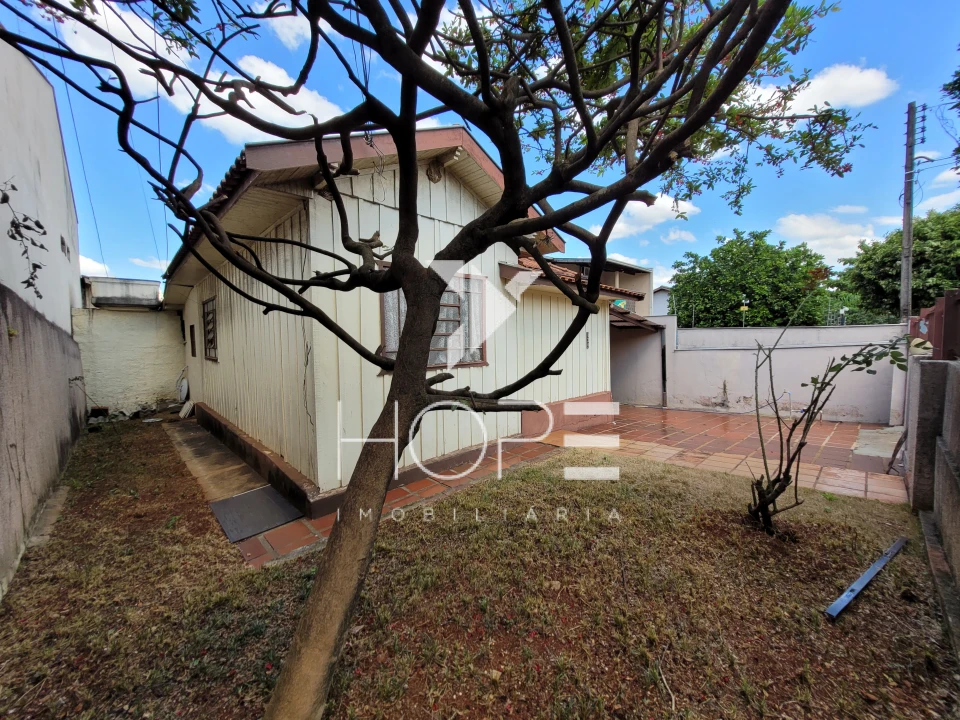 Imagens do imóveis Casa de Madeira 3 Quartos com Edícula à Venda na Zona Oeste de Londrina – Bairro Quebec