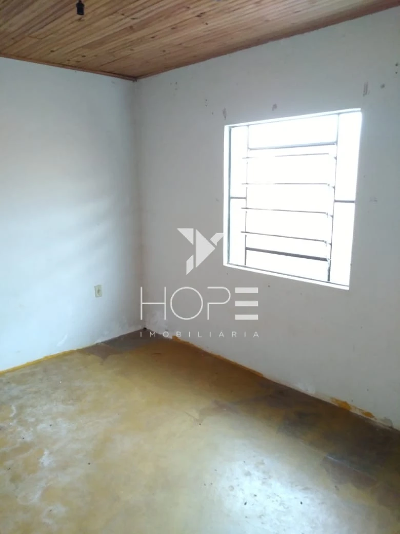 Casa à Venda 2 Quartos no Centro de Porecatu - PR – Terreno Amplo com Potencial