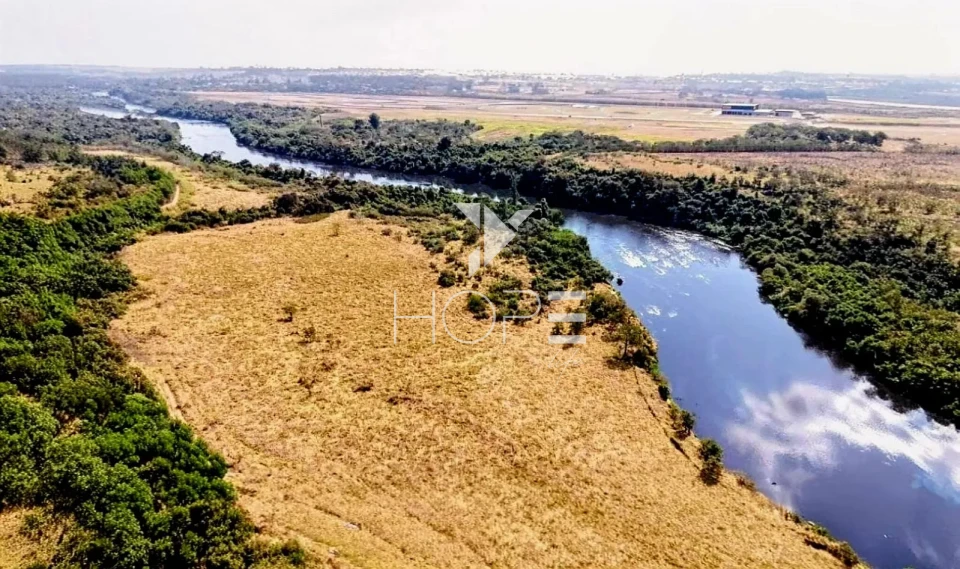 Imagens do imóveis Fazenda à venda com Eucalipto 321 alqueires - 777 hectares - arrendada Para Suzano - beira Rio Tietê - Itu SP