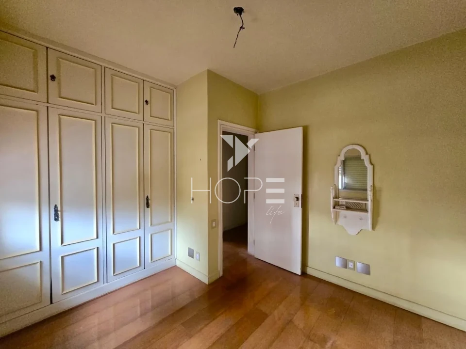 Imagens do imóveis Apartamento à Venda no Centro - 4 Quartos ( 1 Suíte)  3 Vagas - 240m² - Londrina/Pr.