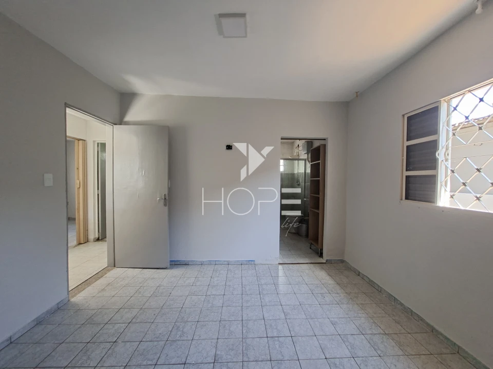 Imagens do imóveis Casa à venda ou LOCAÇÃO na Zona Leste de Londrina | 3 quartos, 1 suíte, 155m² e área de lazer com churrasqueira