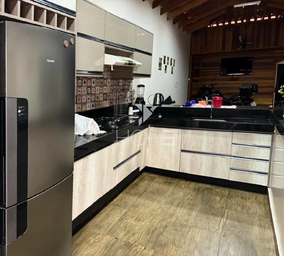 Imagens do imóveis Casa à venda com 400 m² - 3 quartos - suíte - piscina - 4 vagas - Zona Oeste - Jardim Shangri-lá - Londrina PR