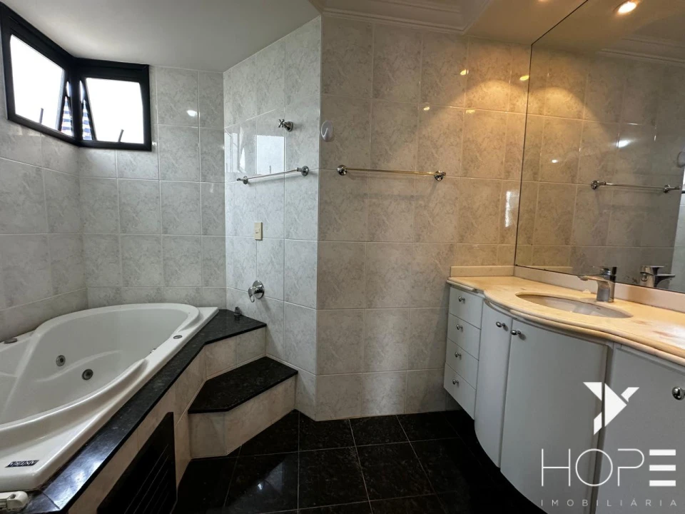 Apartamento à venda – 185 m² – Condomínio Bosque Wilmar Berbet – Gleba Fazenda Palhano – Londrina/PR