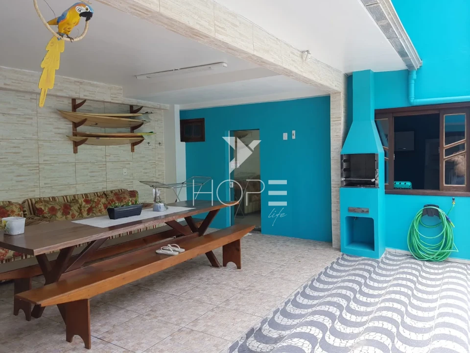Imagens do imóveis Sobrado comercial à venda com 225 m² - 3 apartamentos independentes - Itapoá SC - Próximo do Mar