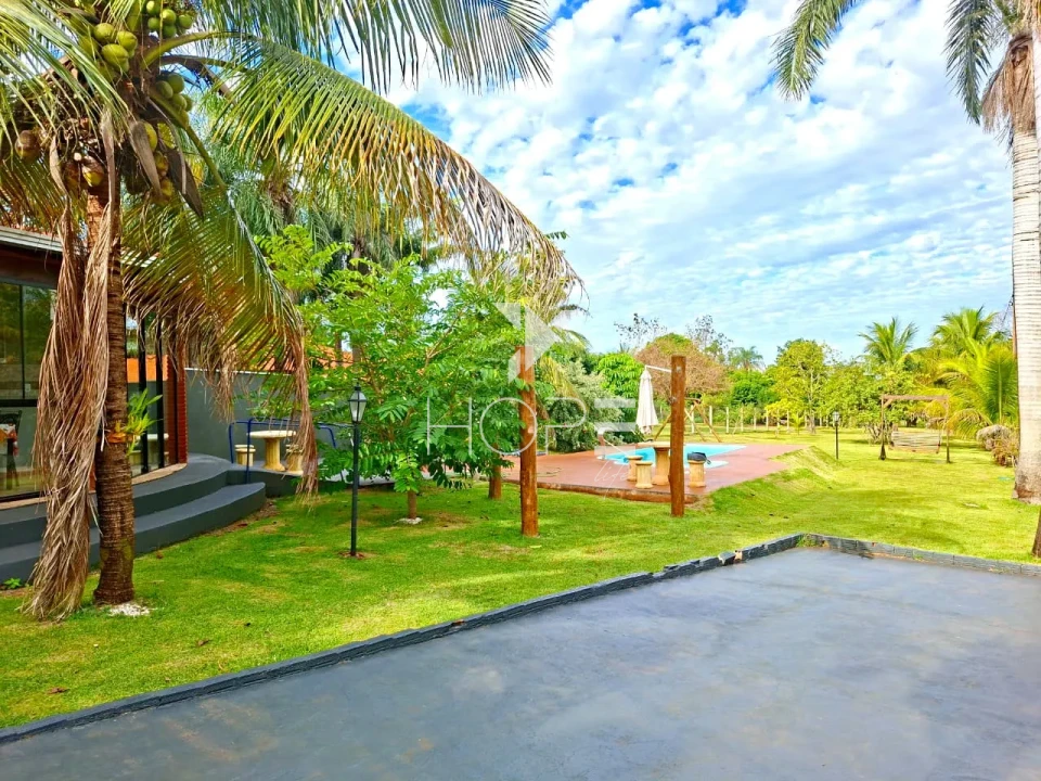 Imagens do imóveis Chácara molhada à venda com 1.872 m² - 1 quarto - piscina - salão de festas - Alvorada do Sul PR