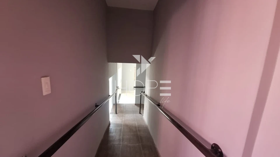 Imagens do imóveis Casa comercial para locação com 350m² - 6 salas - 5 vagas - próximo ao Hospital Evangélico - Lago Parque - Londrina PR