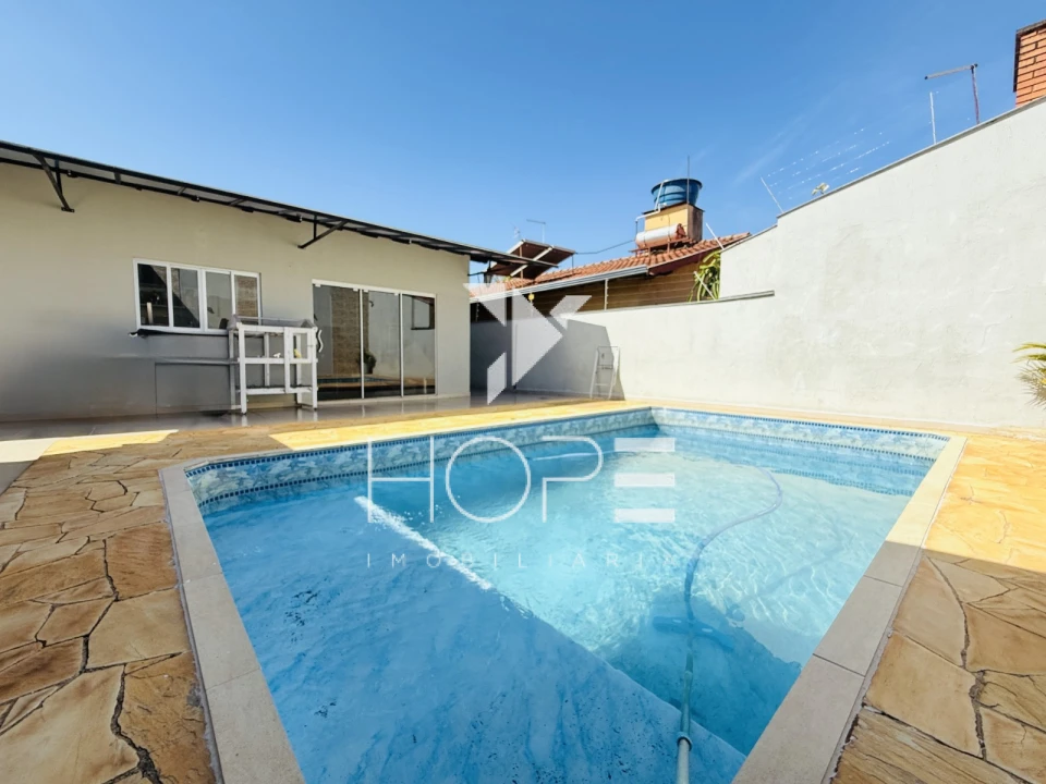 Casa à venda – 3 quartos – 180 m² – Jardim Brasília – Londrina/PR