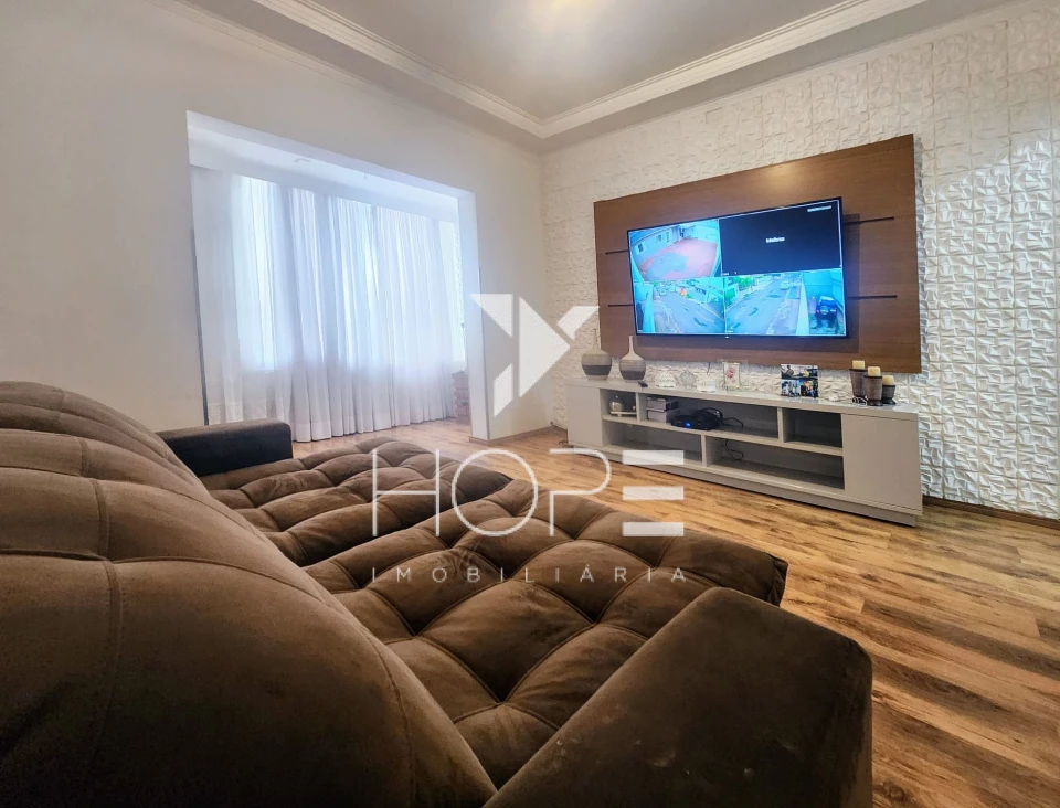 Casa com Edícula à Venda na Região Central de Londrina – Vila Larsen I / Vila Brasil