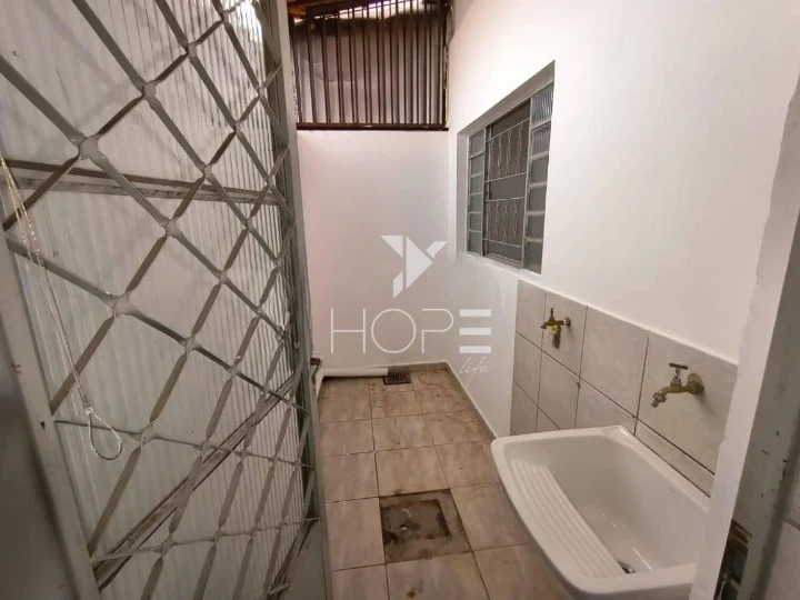 Imagens do imóveis Sobrado para Alugar no Sabará I em Londrina – 3 Quartos (1 Suíte) – Próximo à Av. Arthur Thomas - R$ 2.290,00