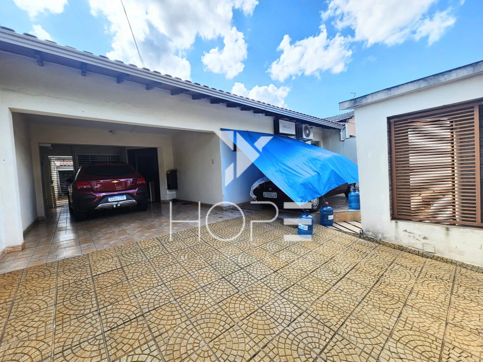 Casa à venda – 3 quartos – Conjunto Parigot de Souza 3 – Londrina/PR