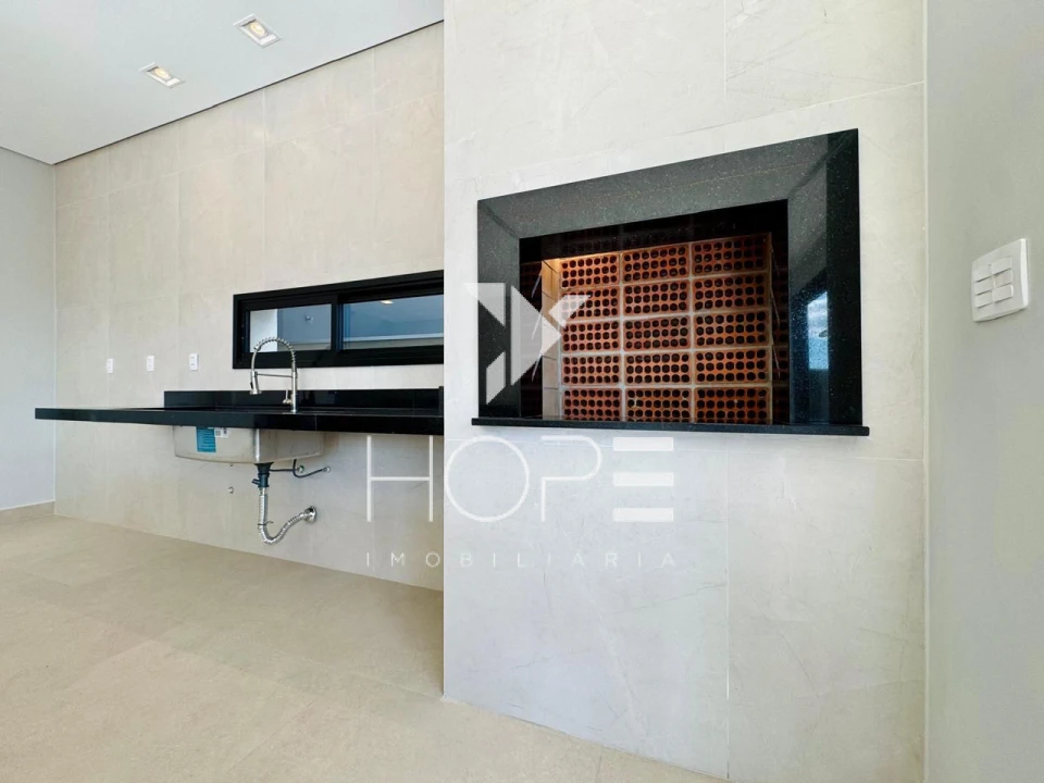 Sobrado Novo de 3 Suítes à Venda no Araçari – Parque Tauá – Londrina