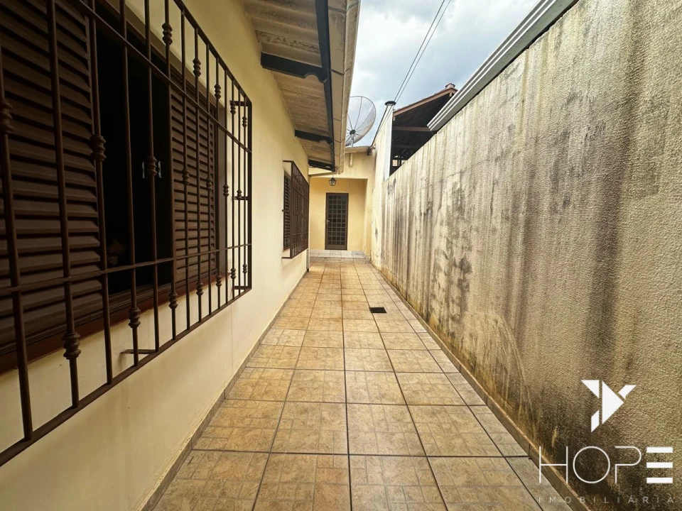 Casa à venda  próximo a Av. Higienópolis e Av. Jk.  – Londrina/PR