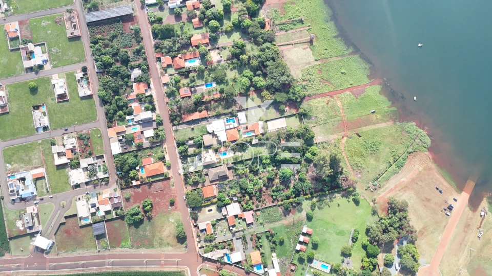 Imagens do imóveis Terreno à venda com 870 m² - na Avenida Augusto Alves - fácil acesso ao Rio Paranapanema - Alvorada do Sul PR