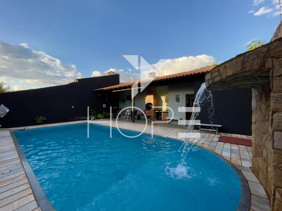 Imagens do imóveis Sobrado com piscina à Venda – 276m² Internos – 5 Quartos – Jardim Silvino – Zona Leste – Cambé/PR