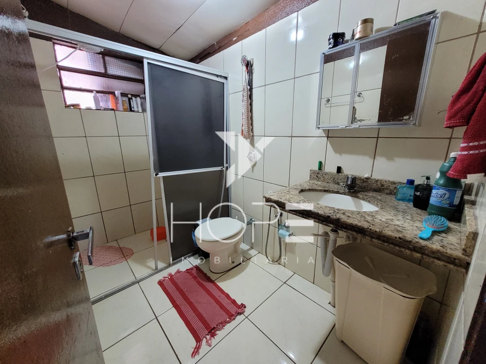Imagens do imóveis Casa de Madeira 3 Quartos com Edícula à Venda na Zona Oeste de Londrina – Bairro Quebec