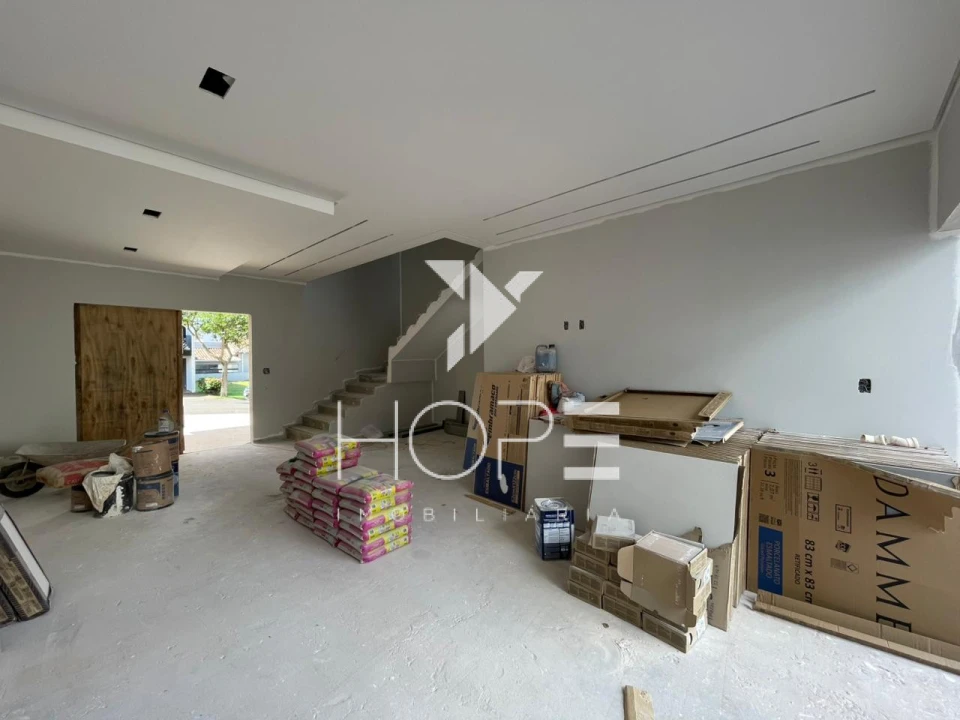 Sobrado em condomínio à venda – 105m² Privativos - Morada das Flores (Rosas) – Cambé/PR