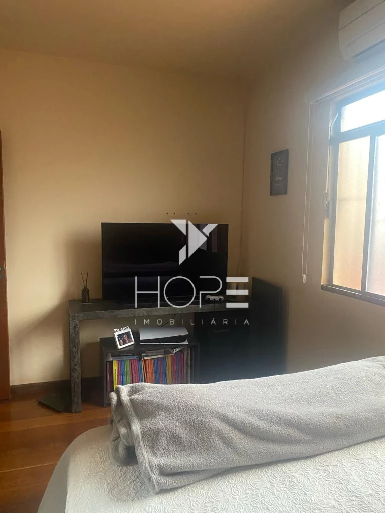 Sobrado à Venda - 6 Quartos – 306 m² de terreno – Portal de Versalhes 2 – Zona Oeste – Londrina/PR