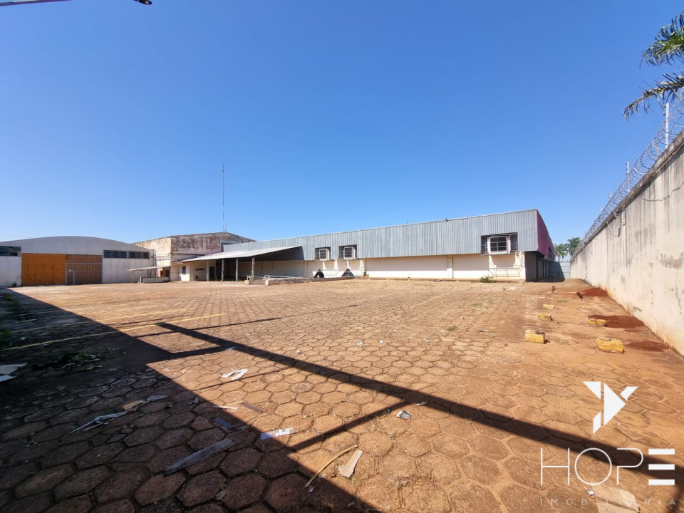 Imagens do imóveis Galpão/Barracão de 6.817 m² na Avenida Tiradentes, Londrina – Venda e Locação