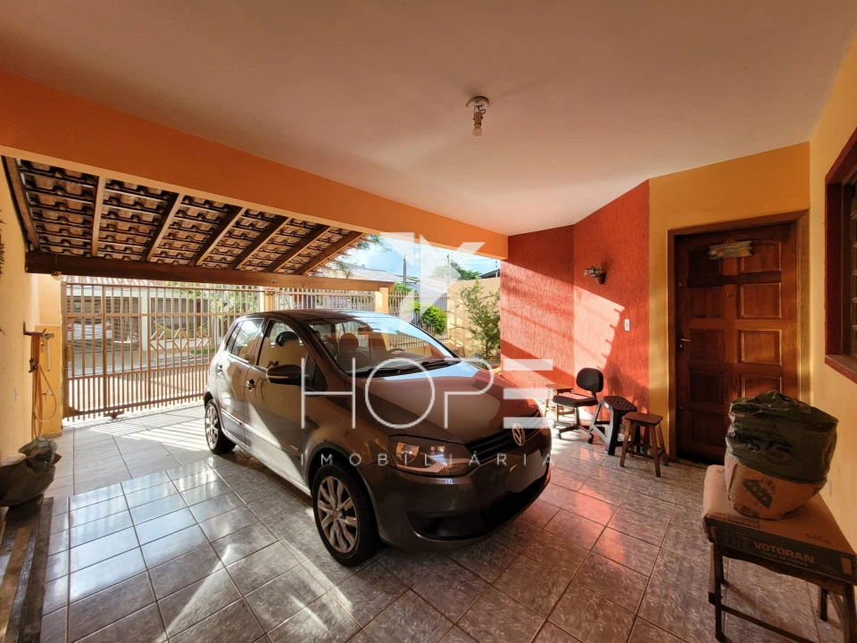 Casa com edícula à venda – 3 quartos (1 suíte) – Bairro Coliseu – Londrina/PR