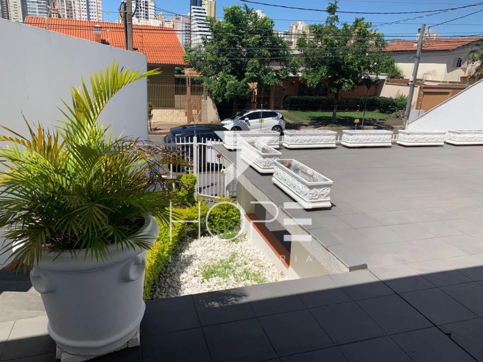 Sobrado à Venda – 5 Quartos (2 Suítes) – 211 m² – Bairro Quebec – Região Central – Londrina/PR