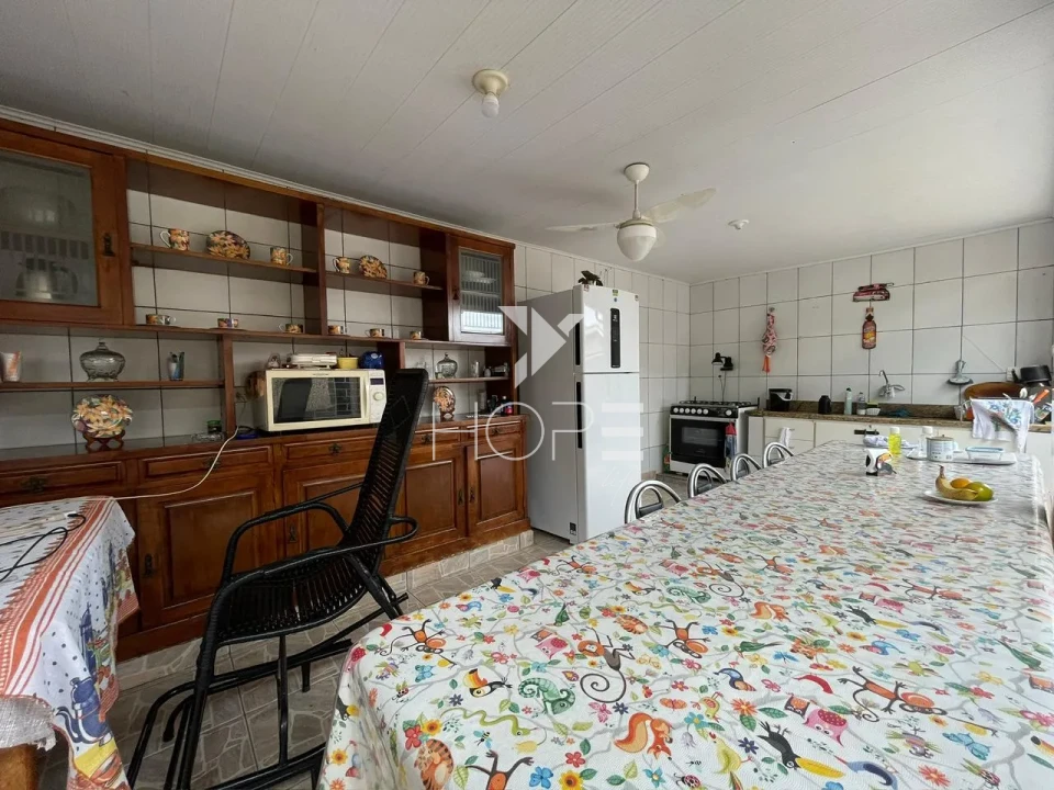 Casa à Venda – 167 m² – 4 Quartos – Petrópolis – Região Central – Londrina/PR