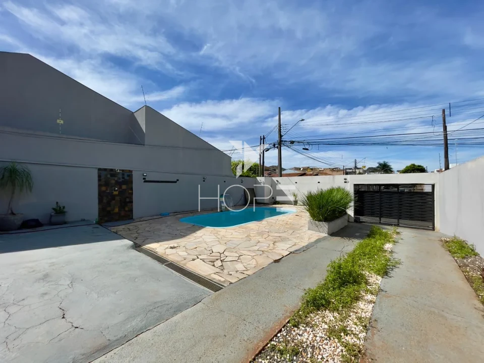 Imagens do imóveis Casa à Venda com Piscina – 62m² – 2 Quartos – Coliseu – Zona Norte – Londrina/PR