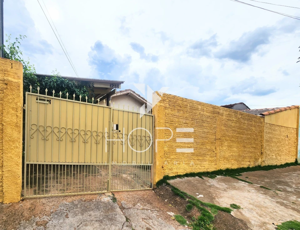 Imagens do imóveis Casa à Venda de 198 m² no Conjunto Semíramis  – Londrina/PR